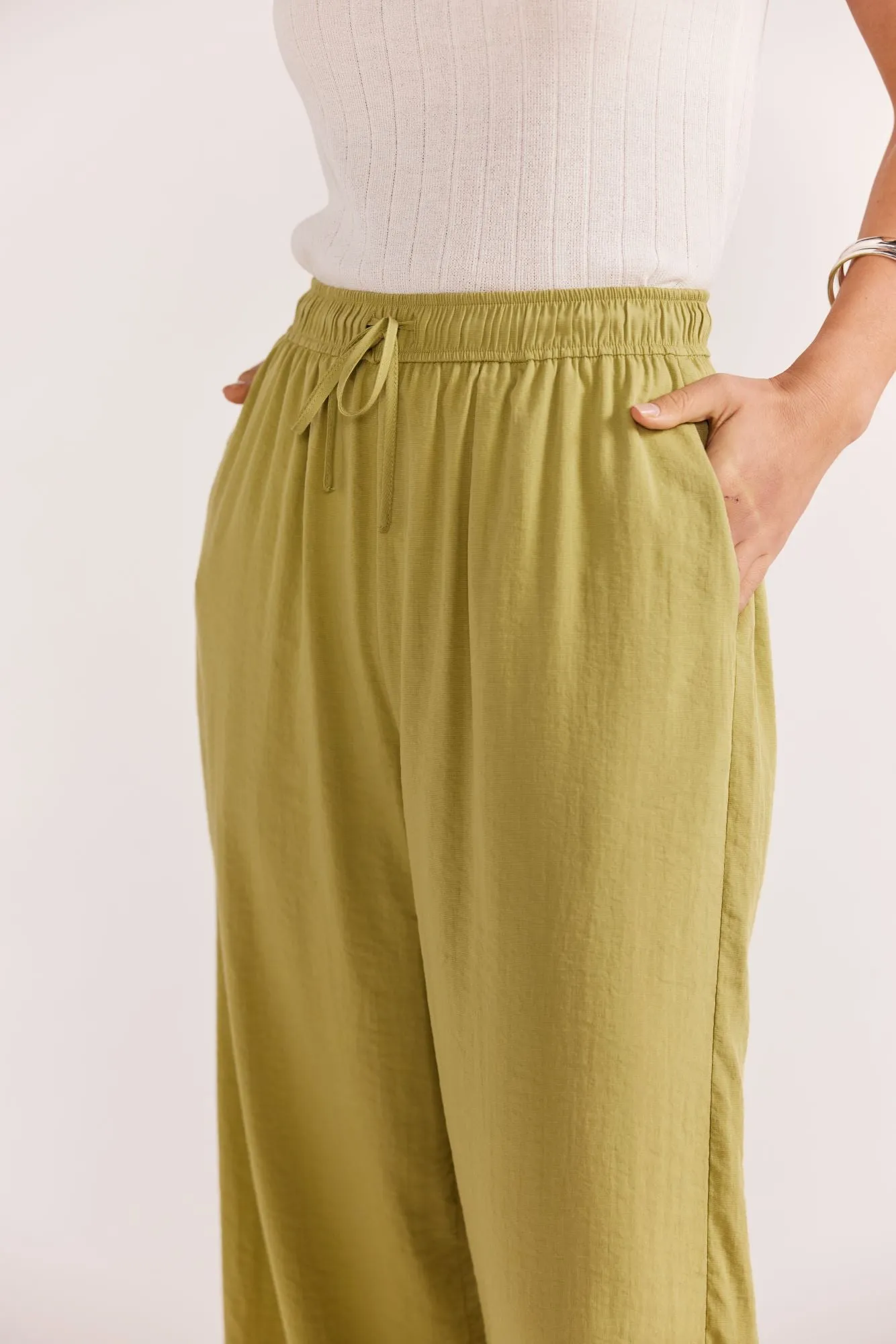 Alexe Relaxed Pants | Matcha