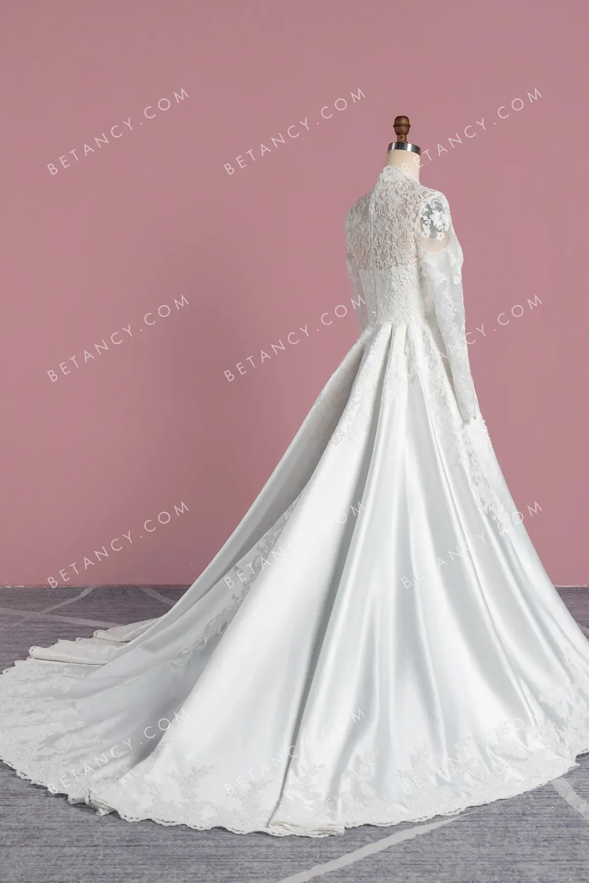 Scalloped Lace Long Sleeve Ivory Satin Wedding Dress