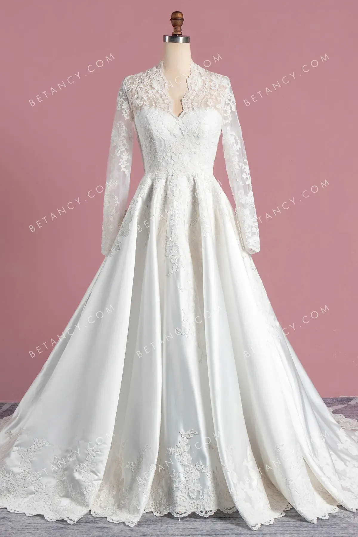 Scalloped Lace Long Sleeve Ivory Satin Wedding Dress